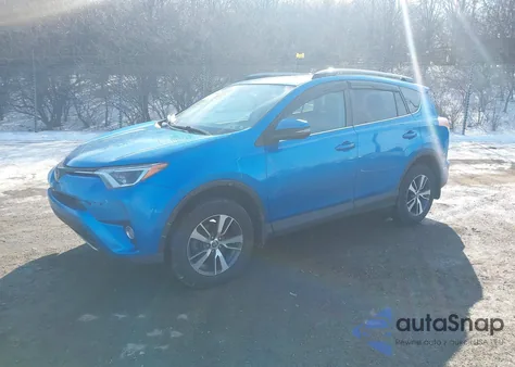 2018 Toyota Rav4 Xle z USA, uszkodzony, nr VIN 2T3RFREV6JW752717